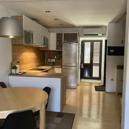Апартаменты Apartman Nina - *
